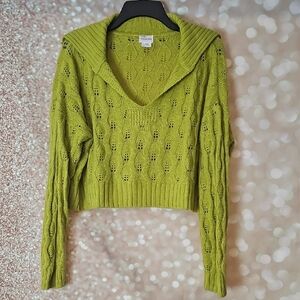 Stylish V-Neck Sweater in Vibrant Green